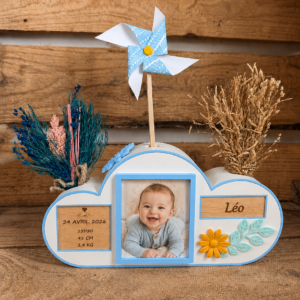 Nuage naissance avec fleurs séchées